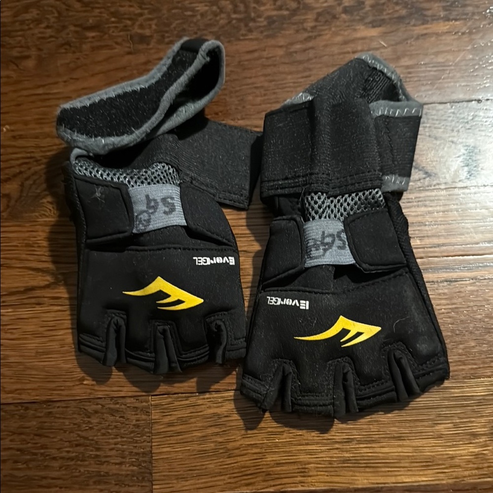 Everlast Black and Yellow Hand Wraps